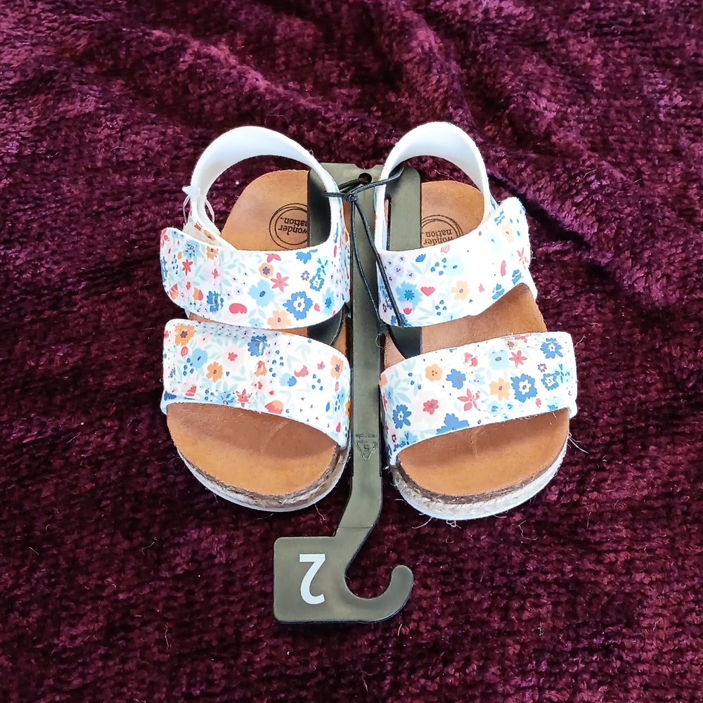 Toddler sandles just in time for summer.